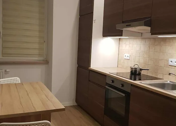 Metro Raclawicka وارسو