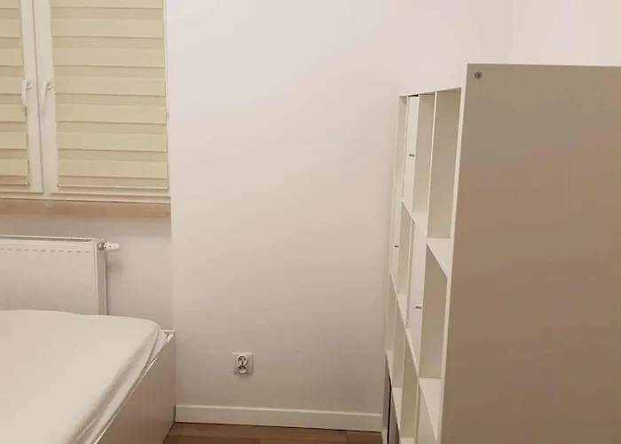 Metro Raclawicka وارسو